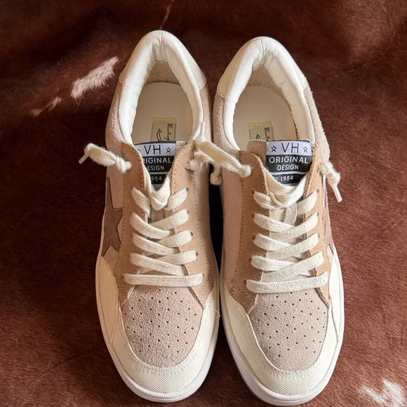 Vintage Havana Women's Tan and Cream Sneakers - Picture 7 of 8